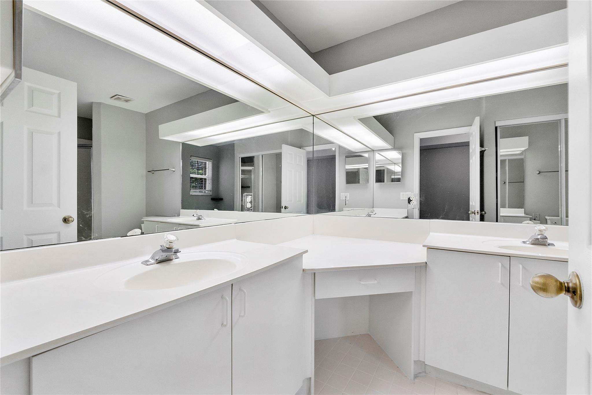 Coral Palm Village - Residential Lease