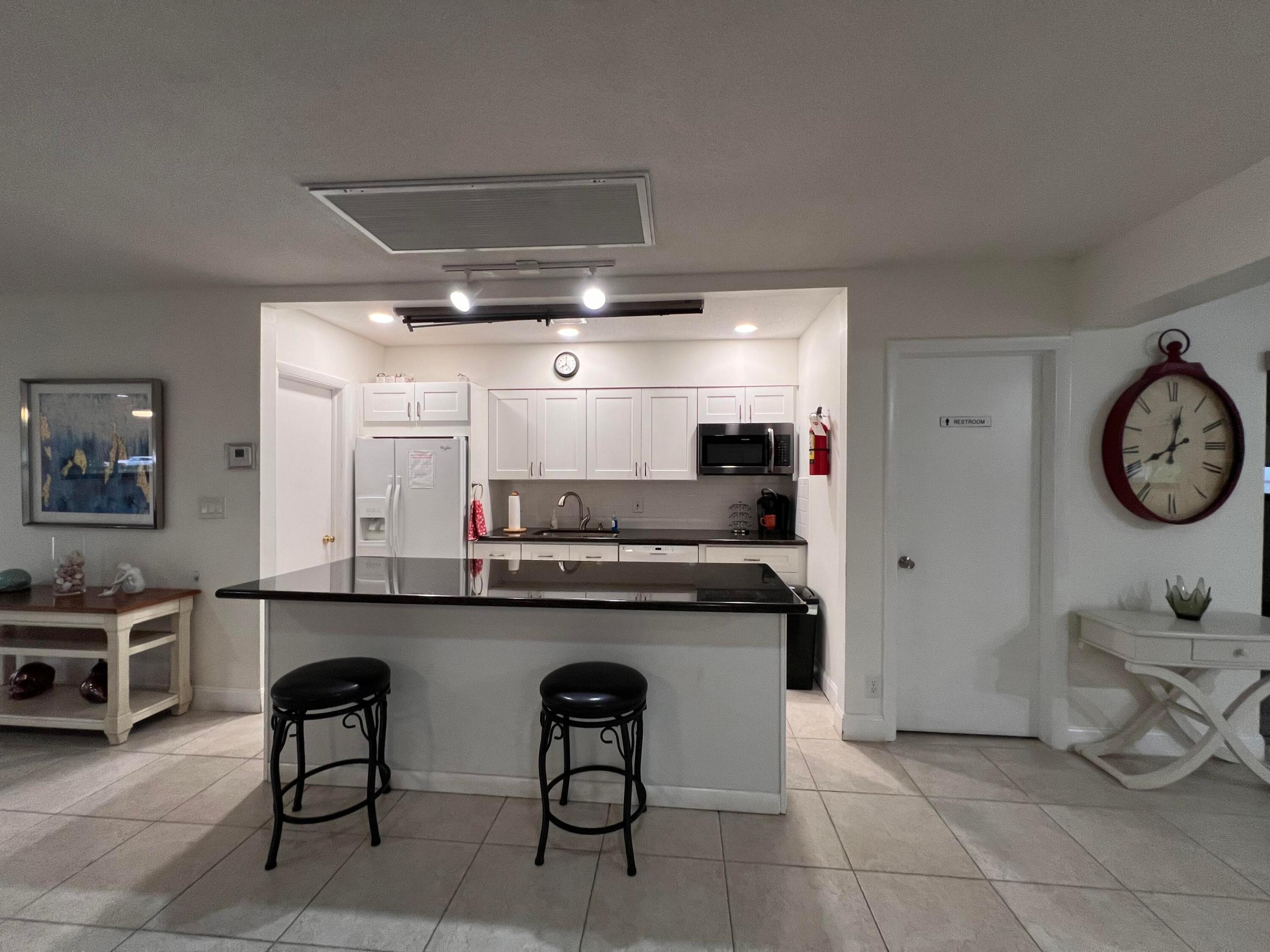 GARDEN-AIRE VILLAGE CONDO - Residential