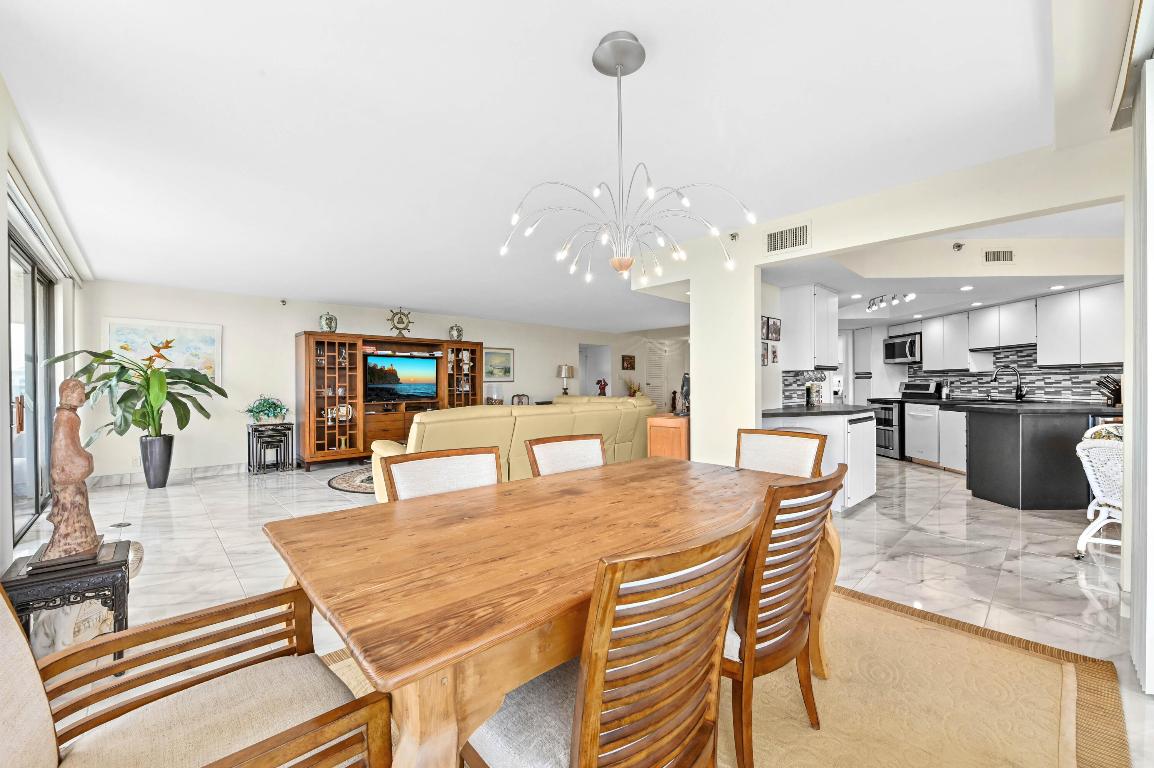 LANDS OF THE PRESIDENT/CONSULATE CONDO - Residential