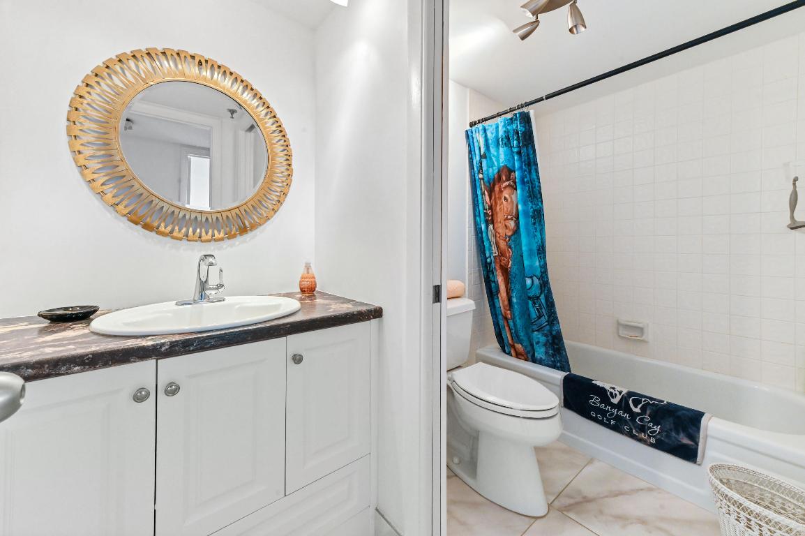 LANDS OF THE PRESIDENT/CONSULATE CONDO - Residential