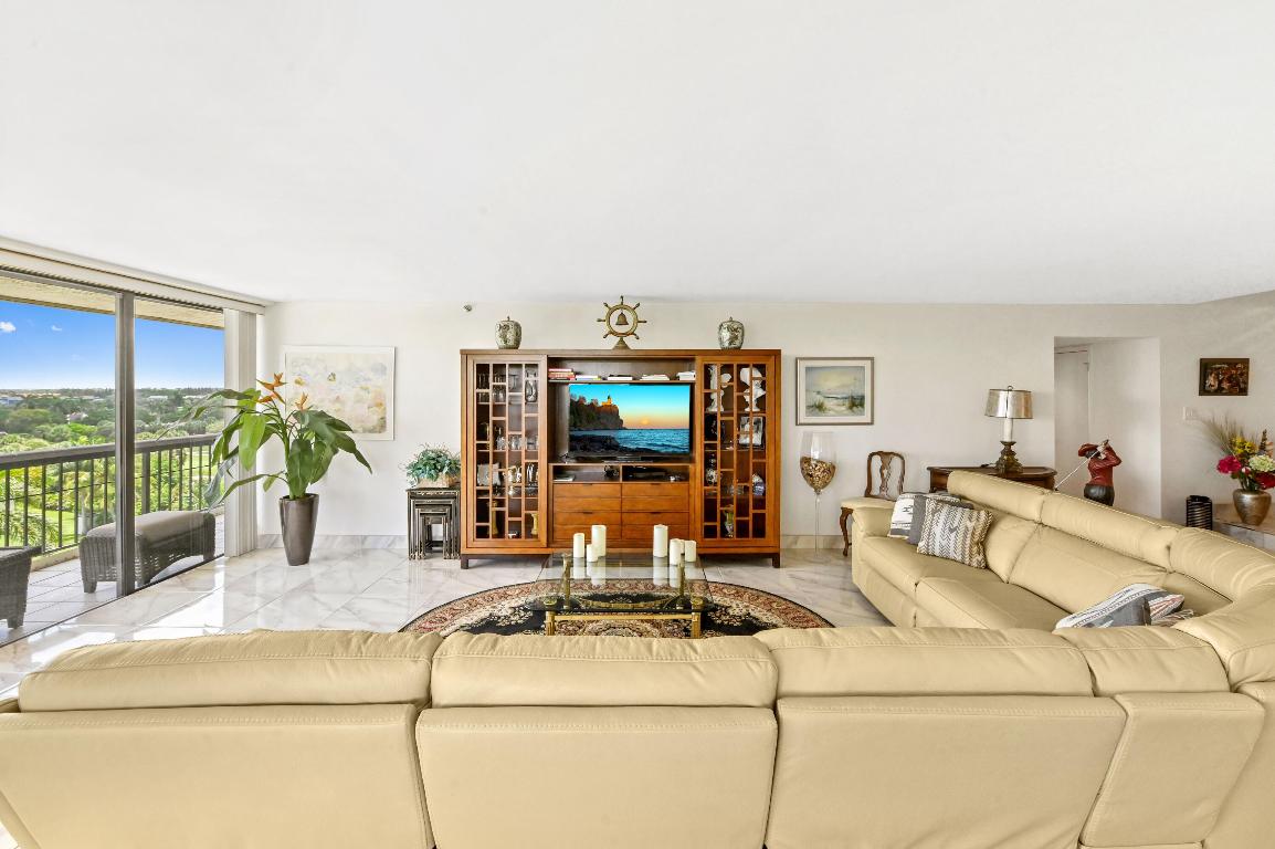 LANDS OF THE PRESIDENT/CONSULATE CONDO - Residential