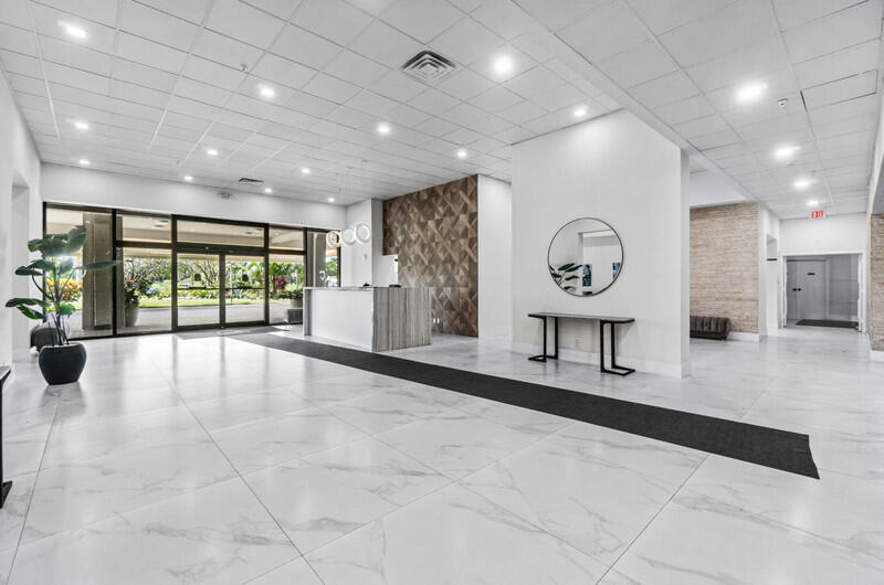 LANDS OF THE PRESIDENT/CONSULATE CONDO - Residential