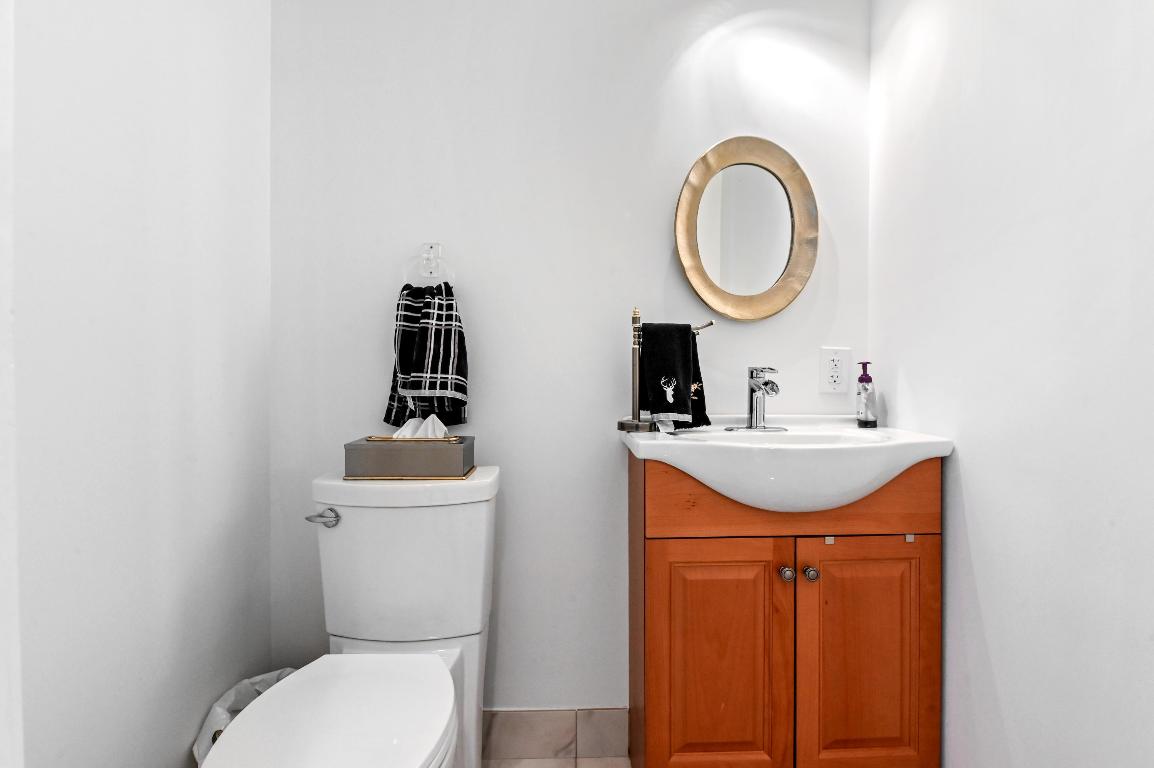 LANDS OF THE PRESIDENT/CONSULATE CONDO - Residential