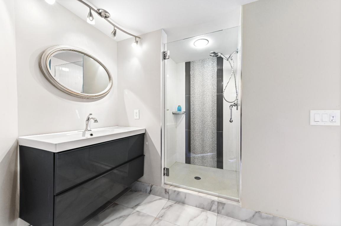 LANDS OF THE PRESIDENT/CONSULATE CONDO - Residential