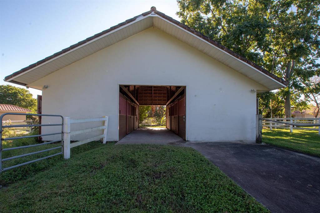 SADDLE TRAIL PARK OF WELL - Residential