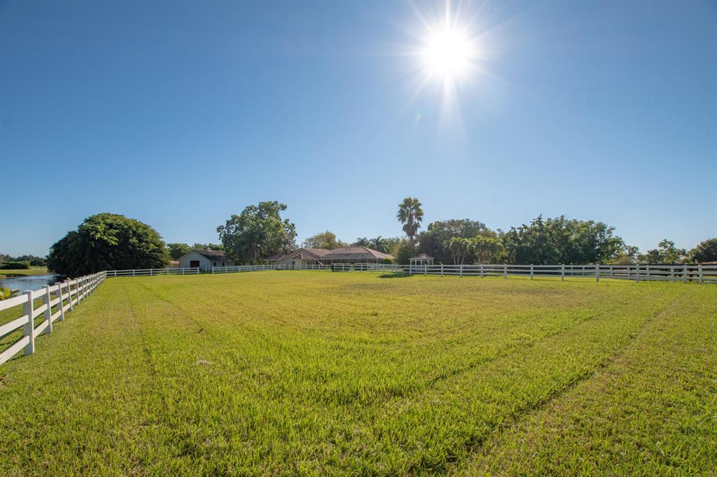 SADDLE TRAIL PARK OF WELL - Residential