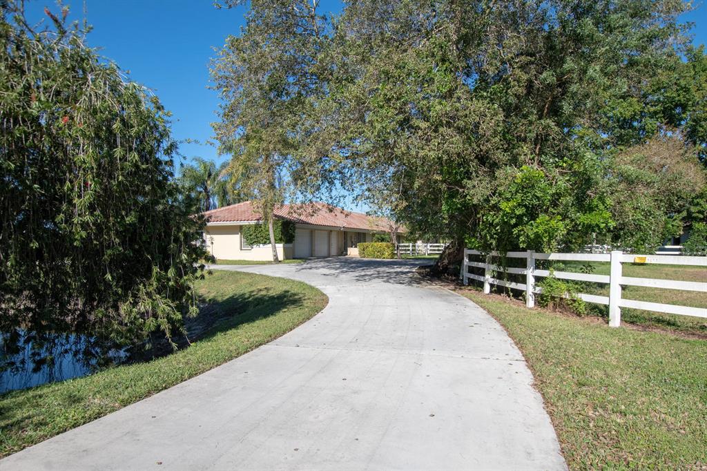 SADDLE TRAIL PARK OF WELL - Residential