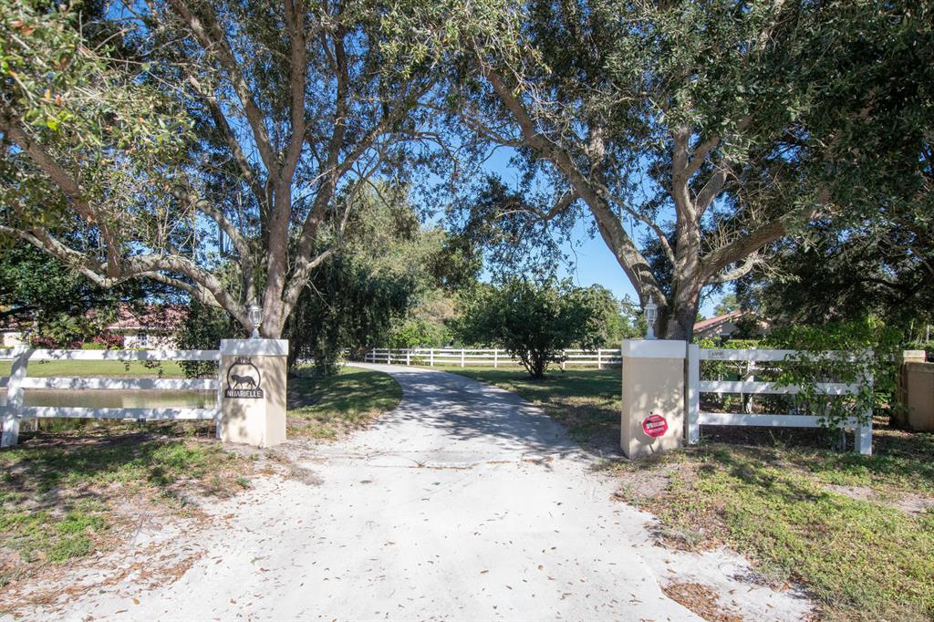 SADDLE TRAIL PARK OF WELL - Residential