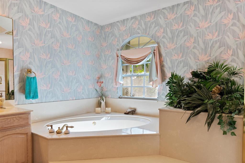 SADDLE TRAIL PARK OF WELL - Residential