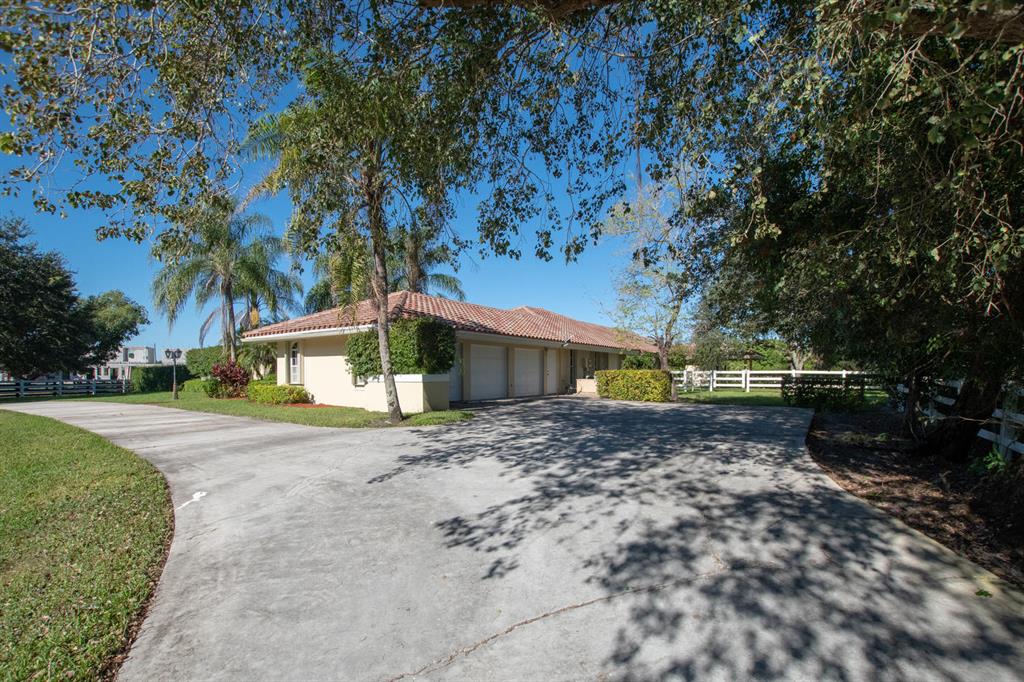 SADDLE TRAIL PARK OF WELL - Residential