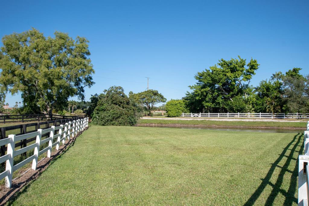 SADDLE TRAIL PARK OF WELL - Residential
