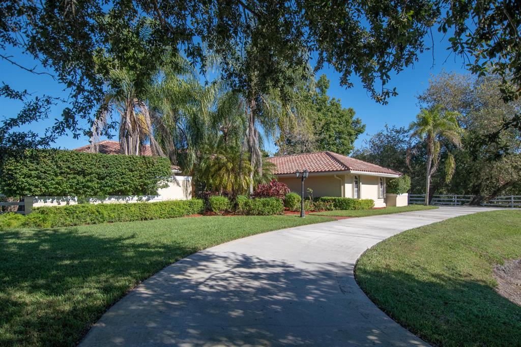 SADDLE TRAIL PARK OF WELL - Residential