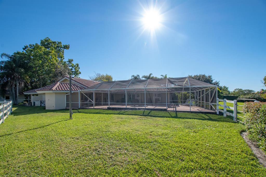 SADDLE TRAIL PARK OF WELL - Residential