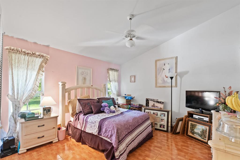 SADDLE TRAIL PARK OF WELL - Residential