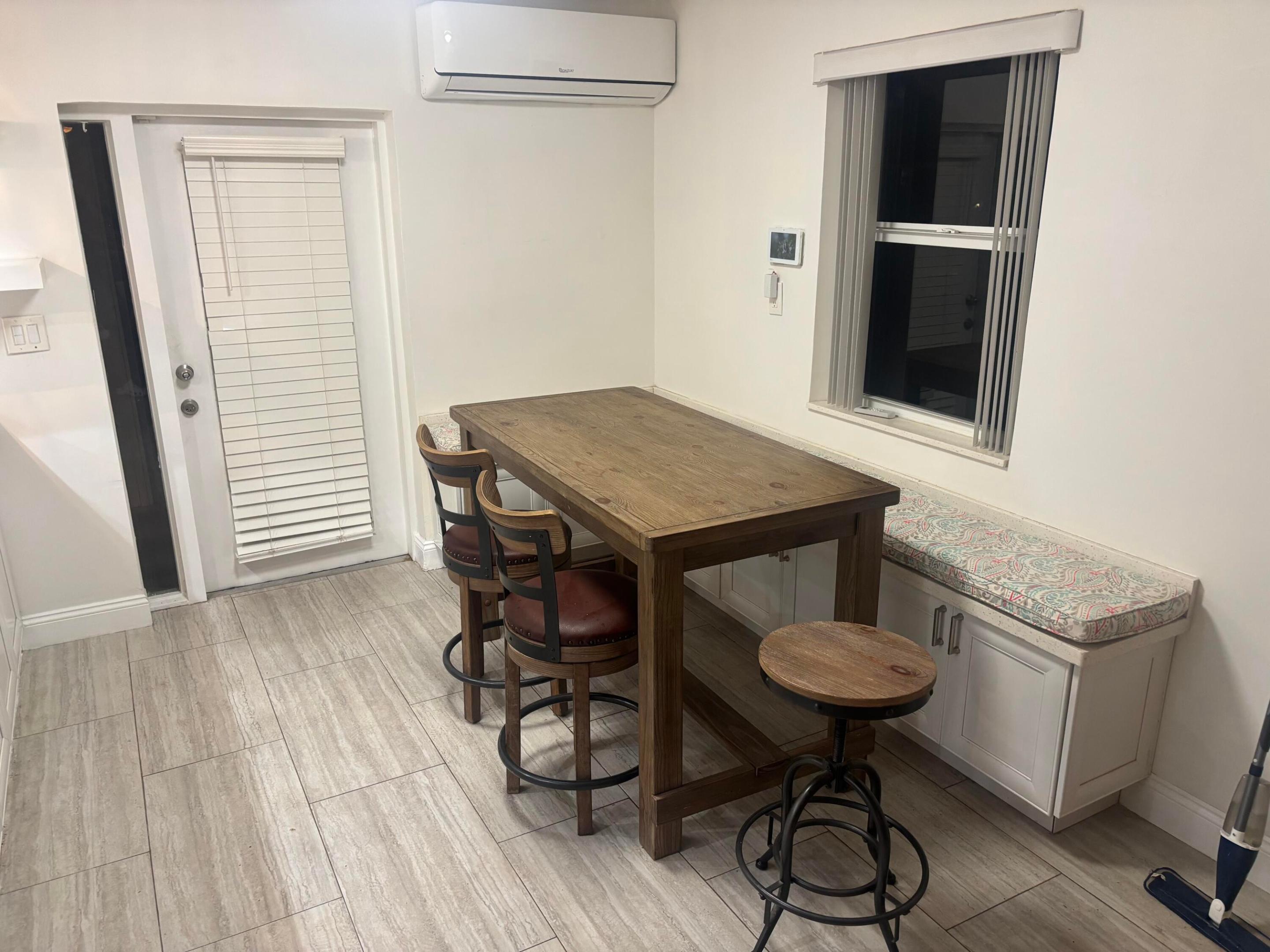 DIXIE GARDENS - Residential Lease