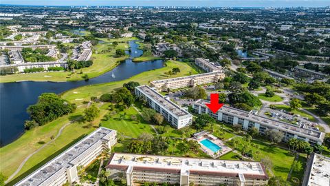 Condominium in Coconut Creek FL 2804 Victoria Way Way 26.jpg