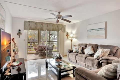 Condominium in Coconut Creek FL 2804 Victoria Way Way 13.jpg