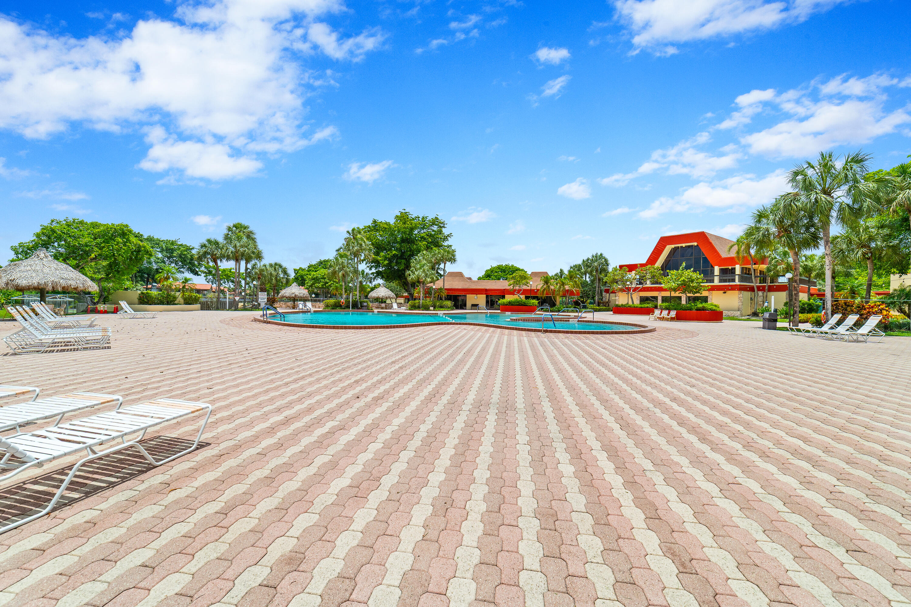 HOLIDAY SPRINGS VILLAGE 1 CONDO - Residential