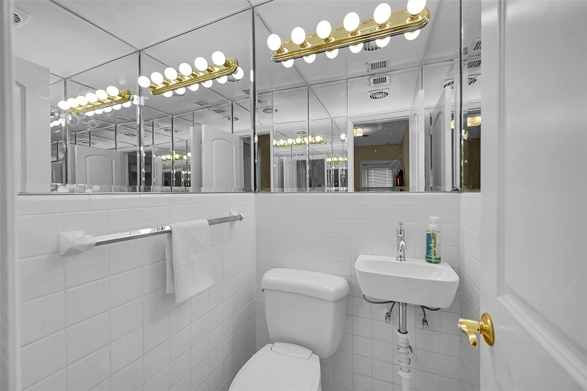 Hillsboro Harbor - Residential