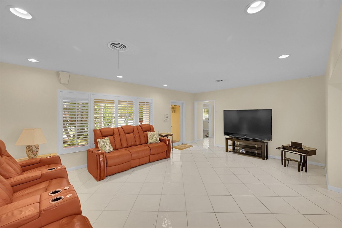 Hillsboro Harbor - Residential