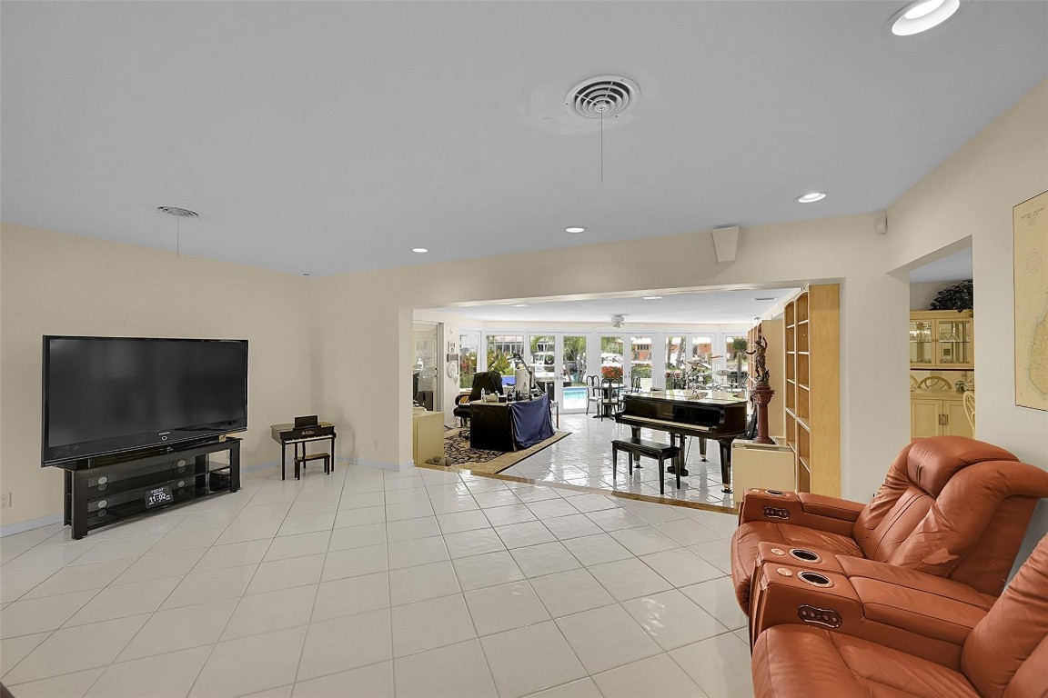 Hillsboro Harbor - Residential