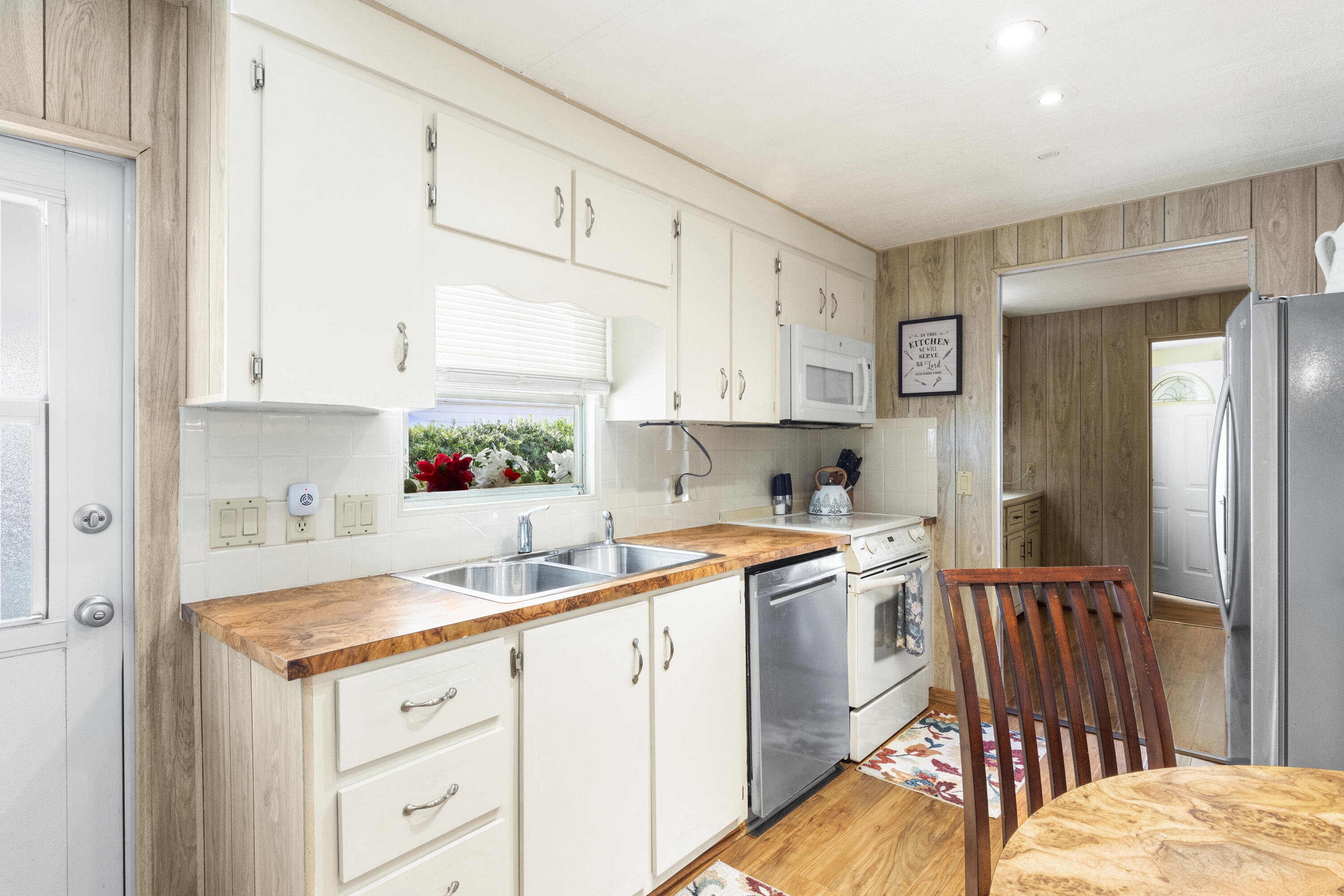 Pinelake Village - Residential