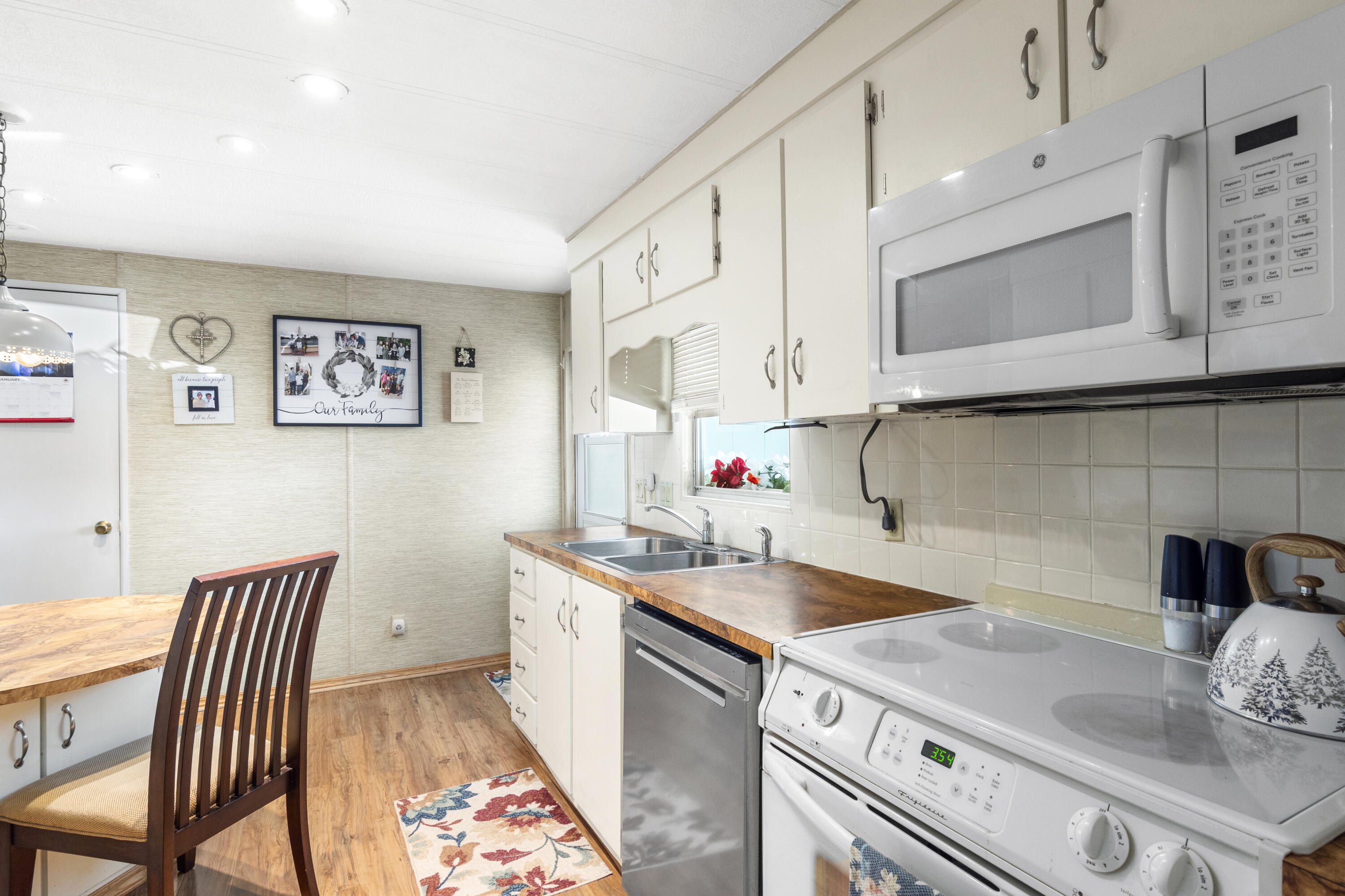 Pinelake Village - Residential