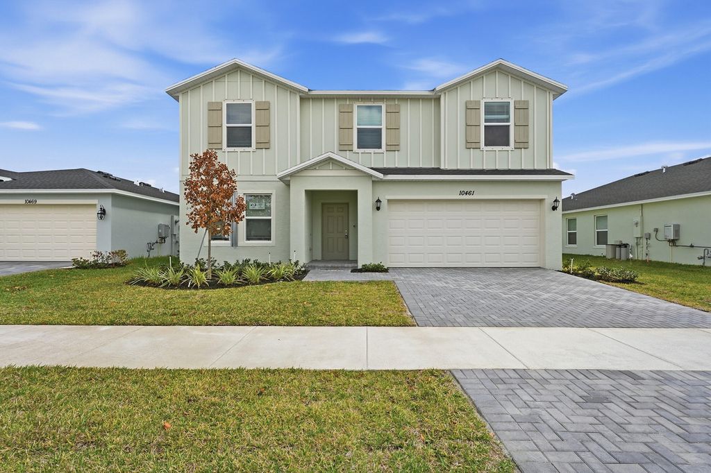 Photo of 10461 NW Suncrest Loop, Port Saint Lucie, FL 34987 (MLS # R11166927)