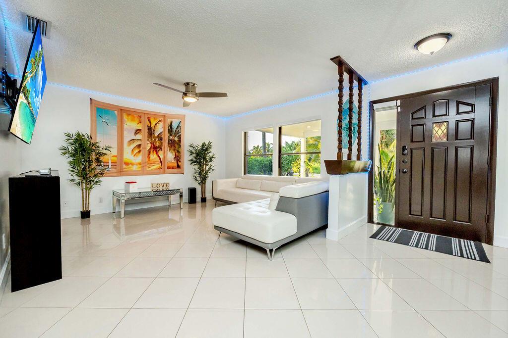 LAKE CLARKE MNR - Residential