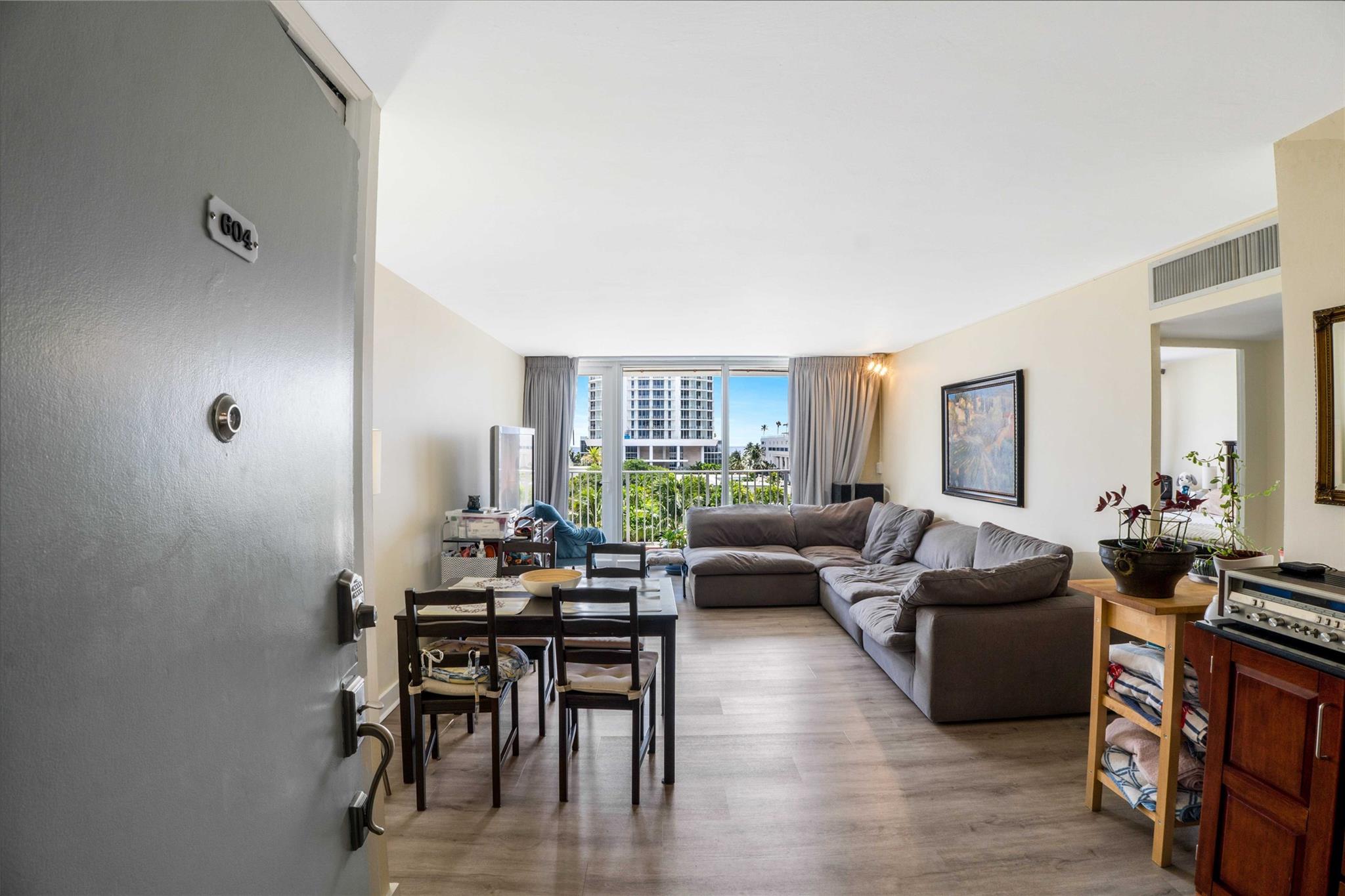 524 Orton Ave 604