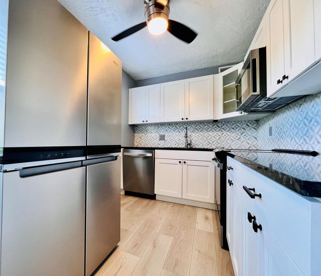 Photo of 260 Dorchester K, West Palm Beach, FL 33417 (MLS # R11132676)