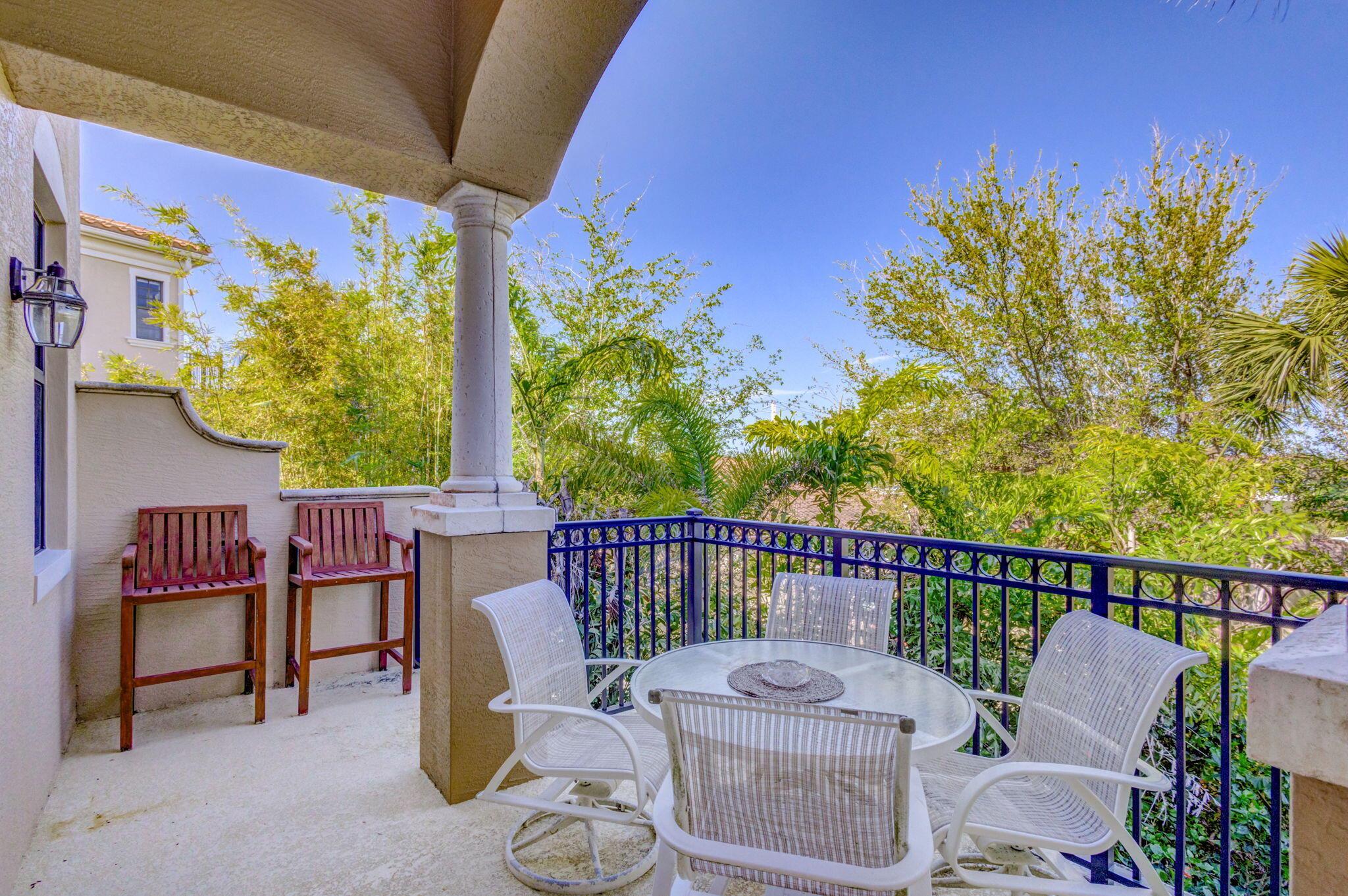 CASA DEL SOL OF TEQUESTA - Residential Lease