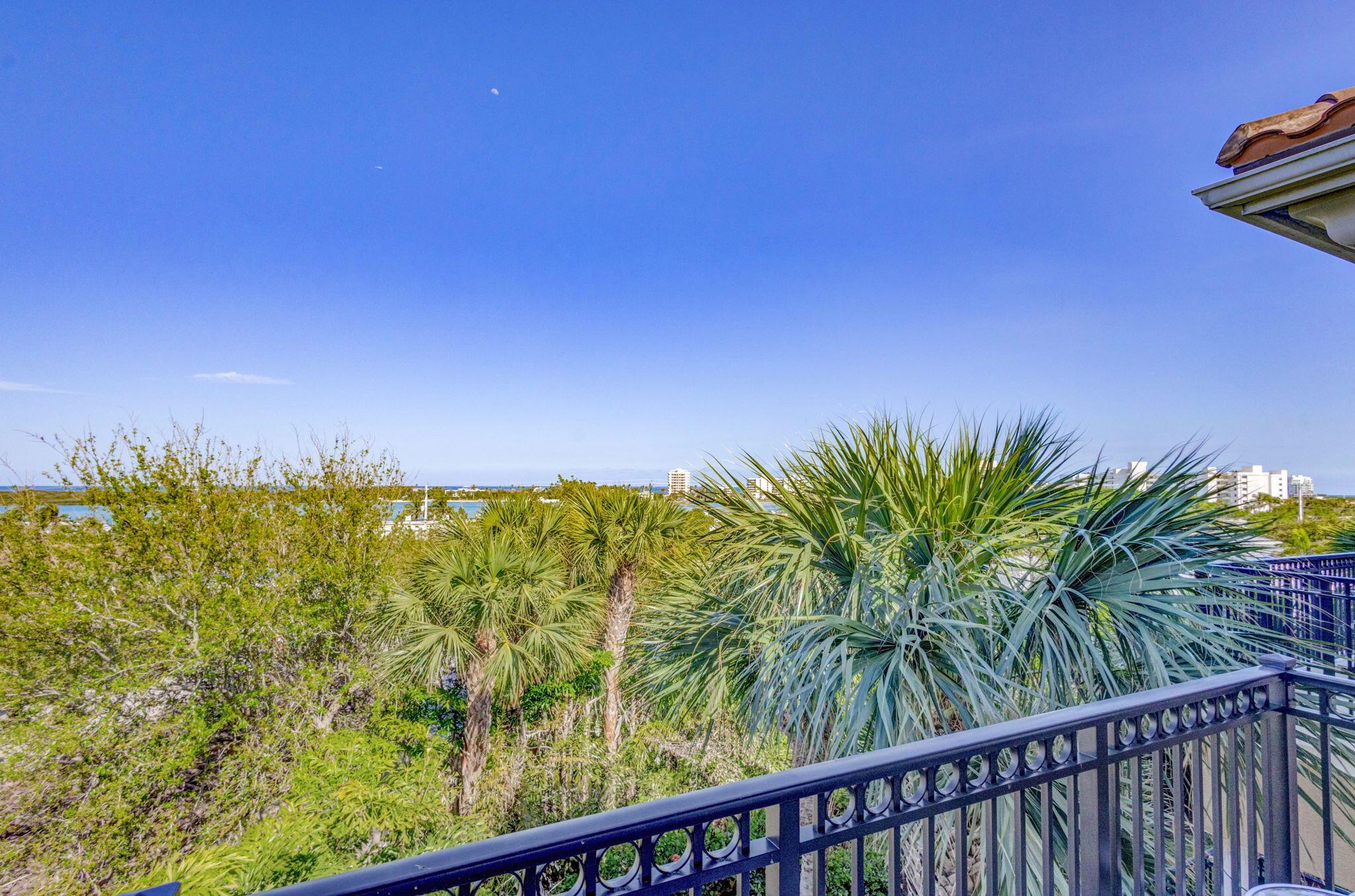 CASA DEL SOL OF TEQUESTA - Residential Lease