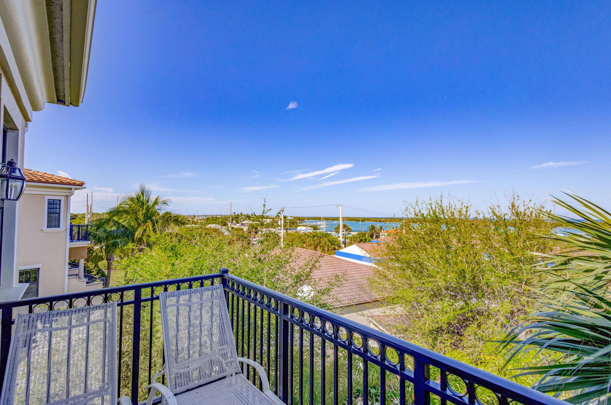 CASA DEL SOL OF TEQUESTA - Residential Lease