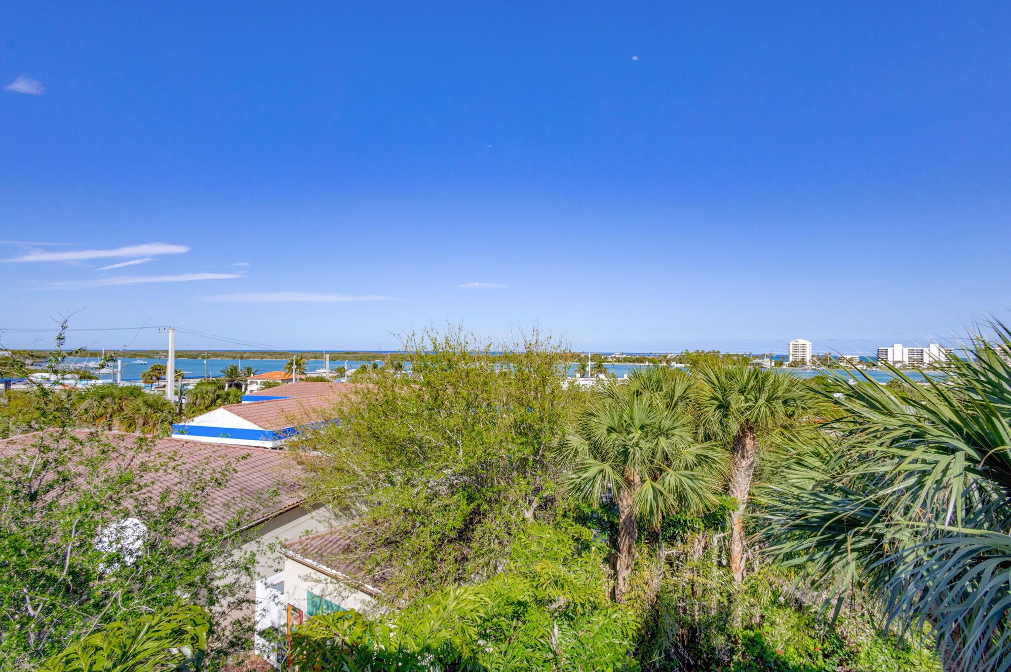 CASA DEL SOL OF TEQUESTA - Residential Lease