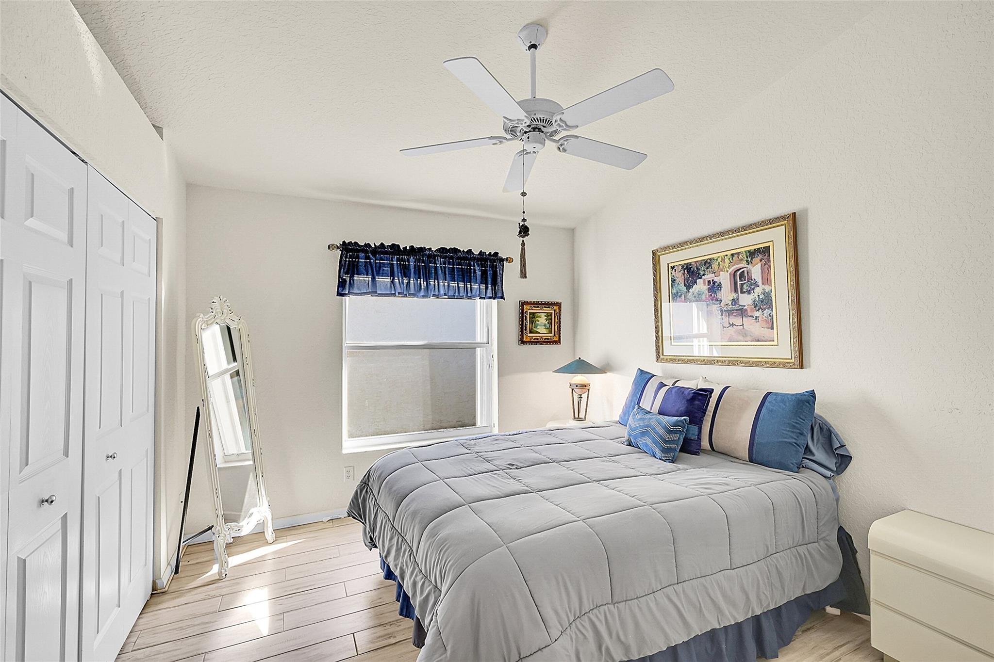 Valencia Isles 03 - Residential