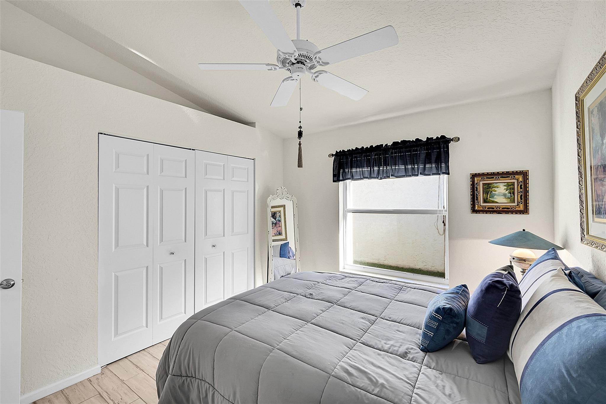 Valencia Isles 03 - Residential