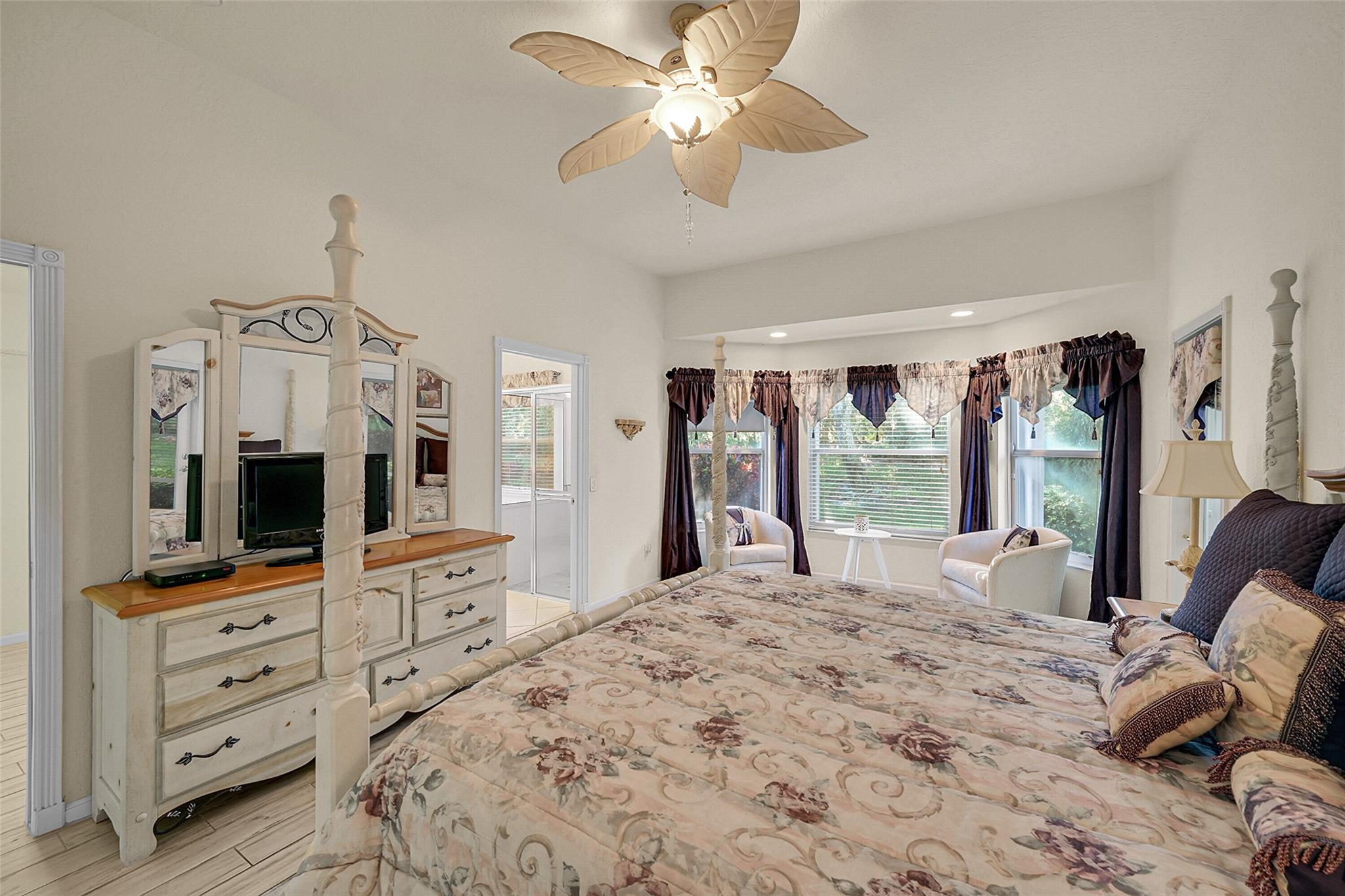 Valencia Isles 03 - Residential