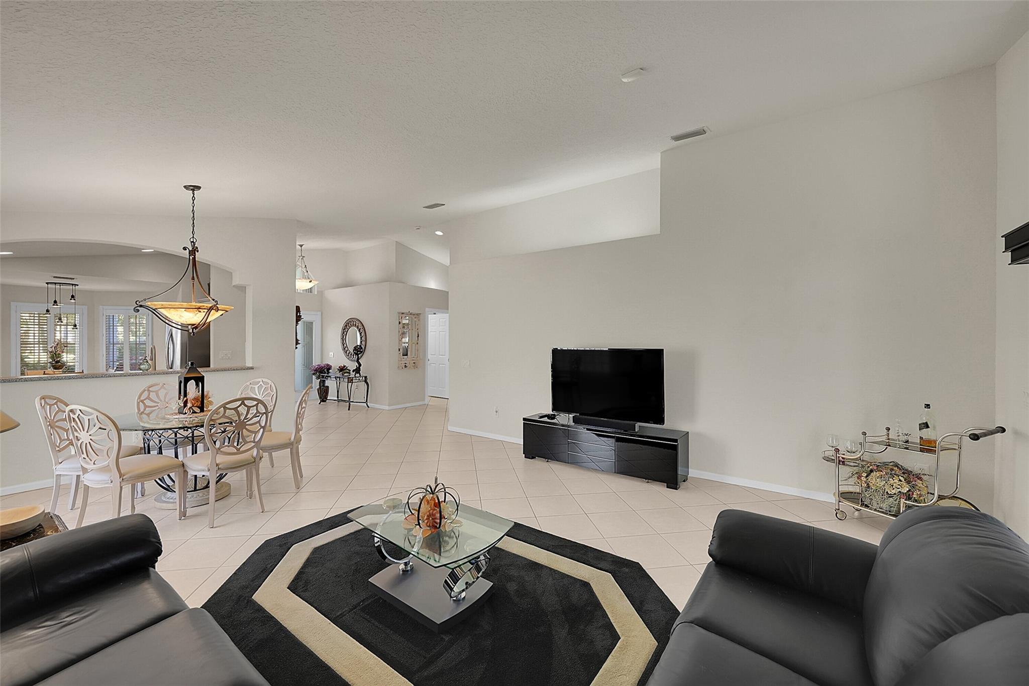 Valencia Isles 03 - Residential