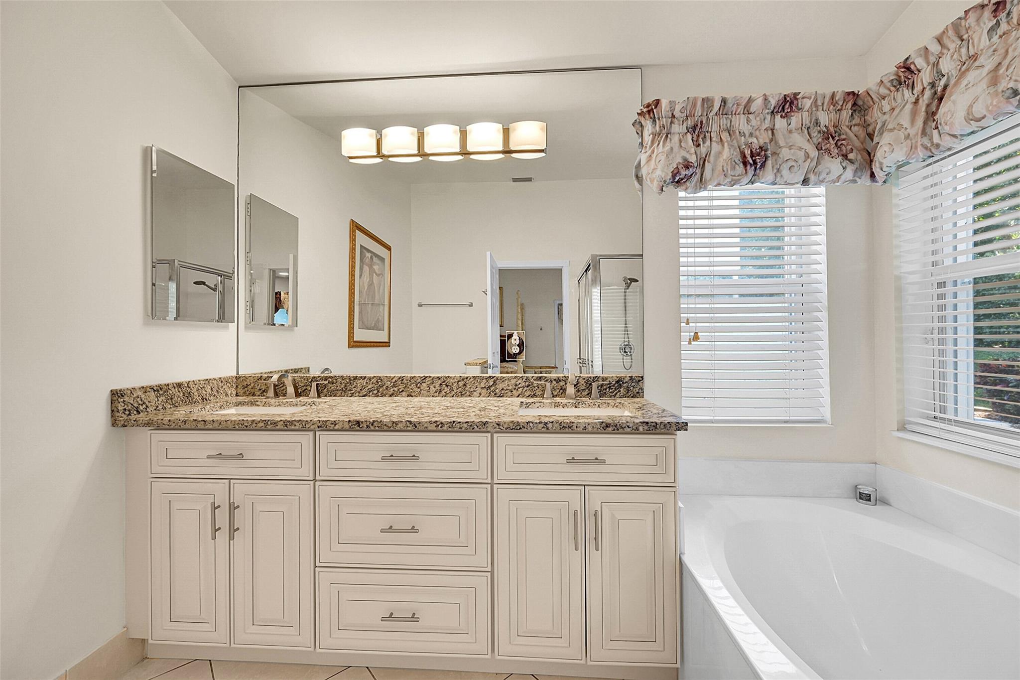 Valencia Isles 03 - Residential