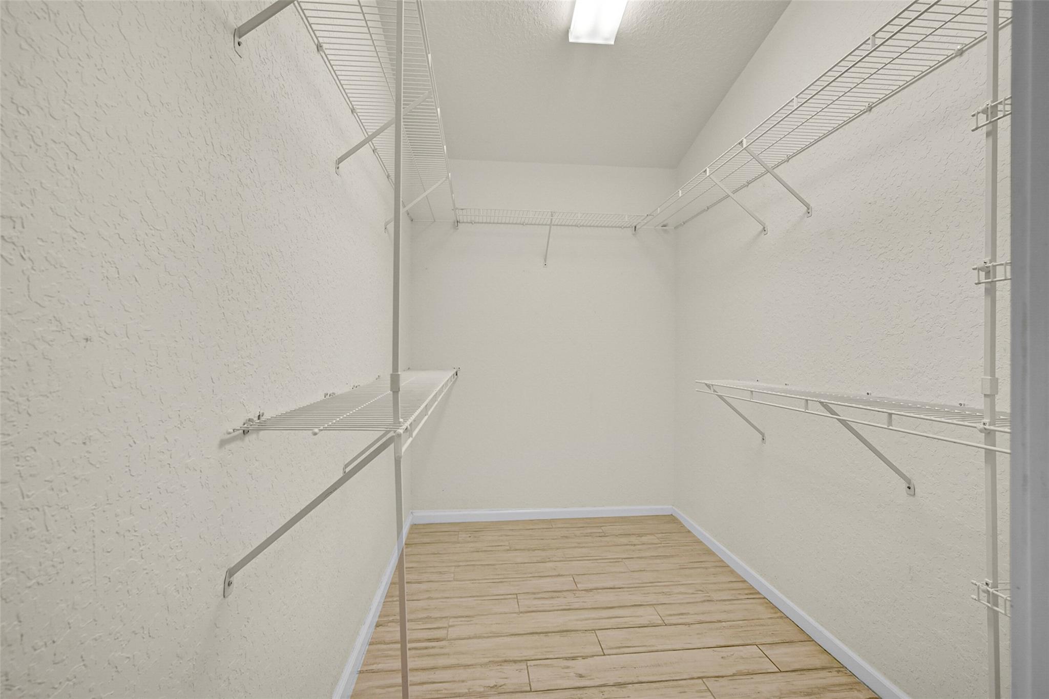 Valencia Isles 03 - Residential