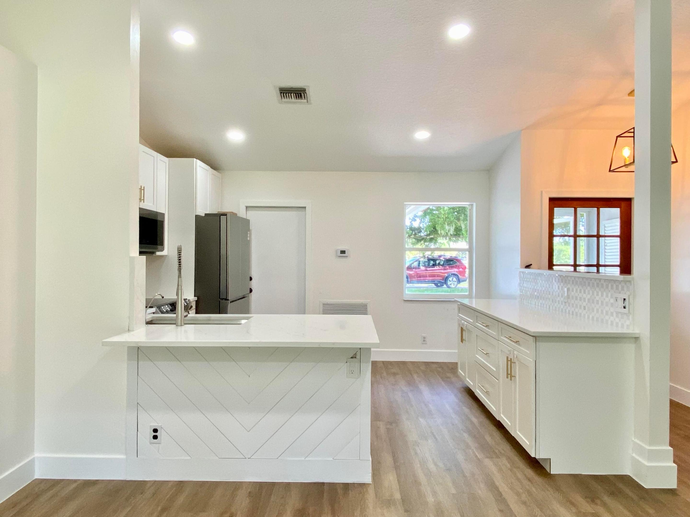 9905 159th Court N