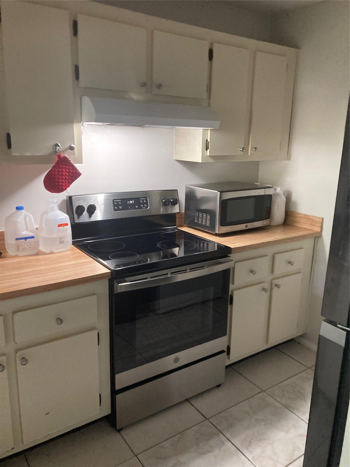 Winding Lake At Welleby C - Residential Lease