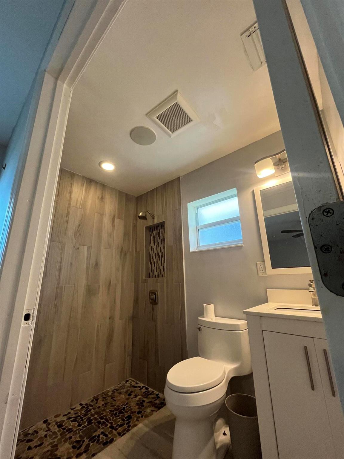 NORTH RIDGE ESTATES - Residential Lease