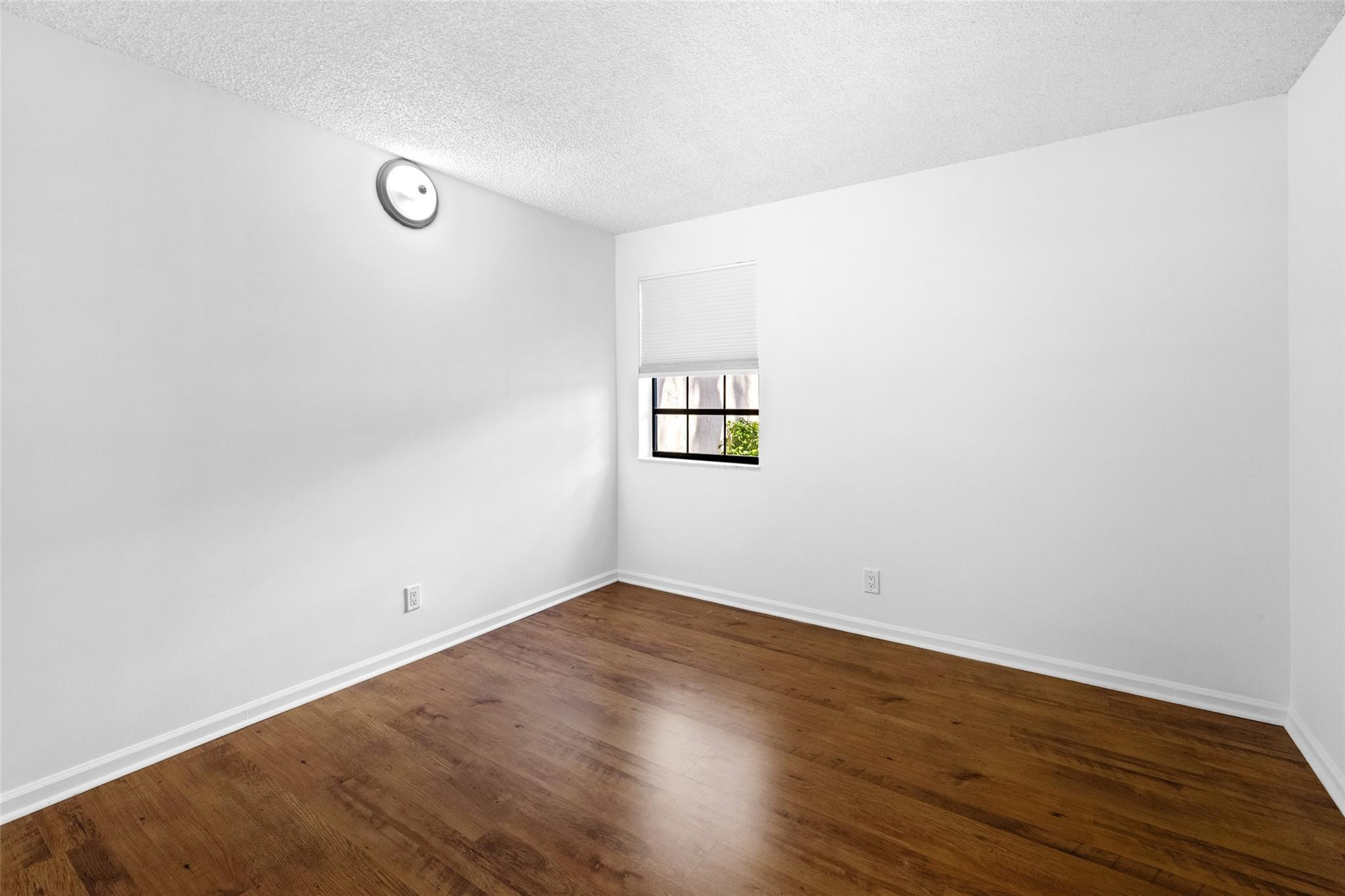 LAKE WINDWOOD - Residential