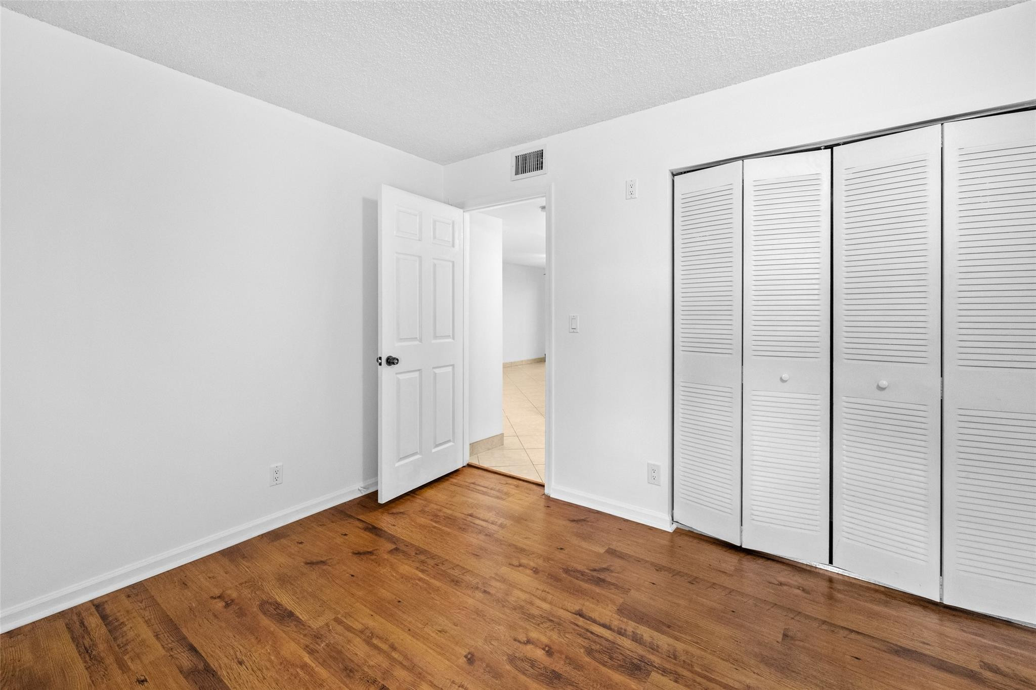 LAKE WINDWOOD - Residential