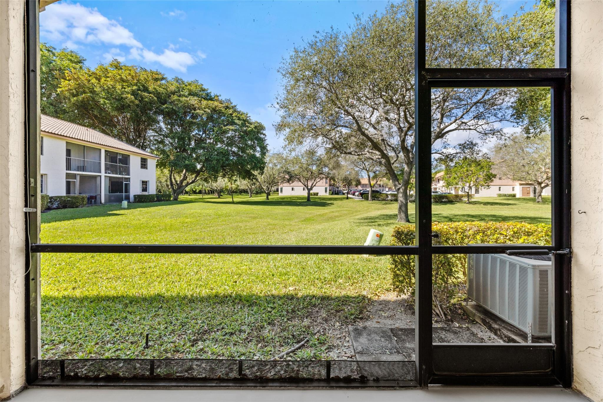 LAKE WINDWOOD - Residential