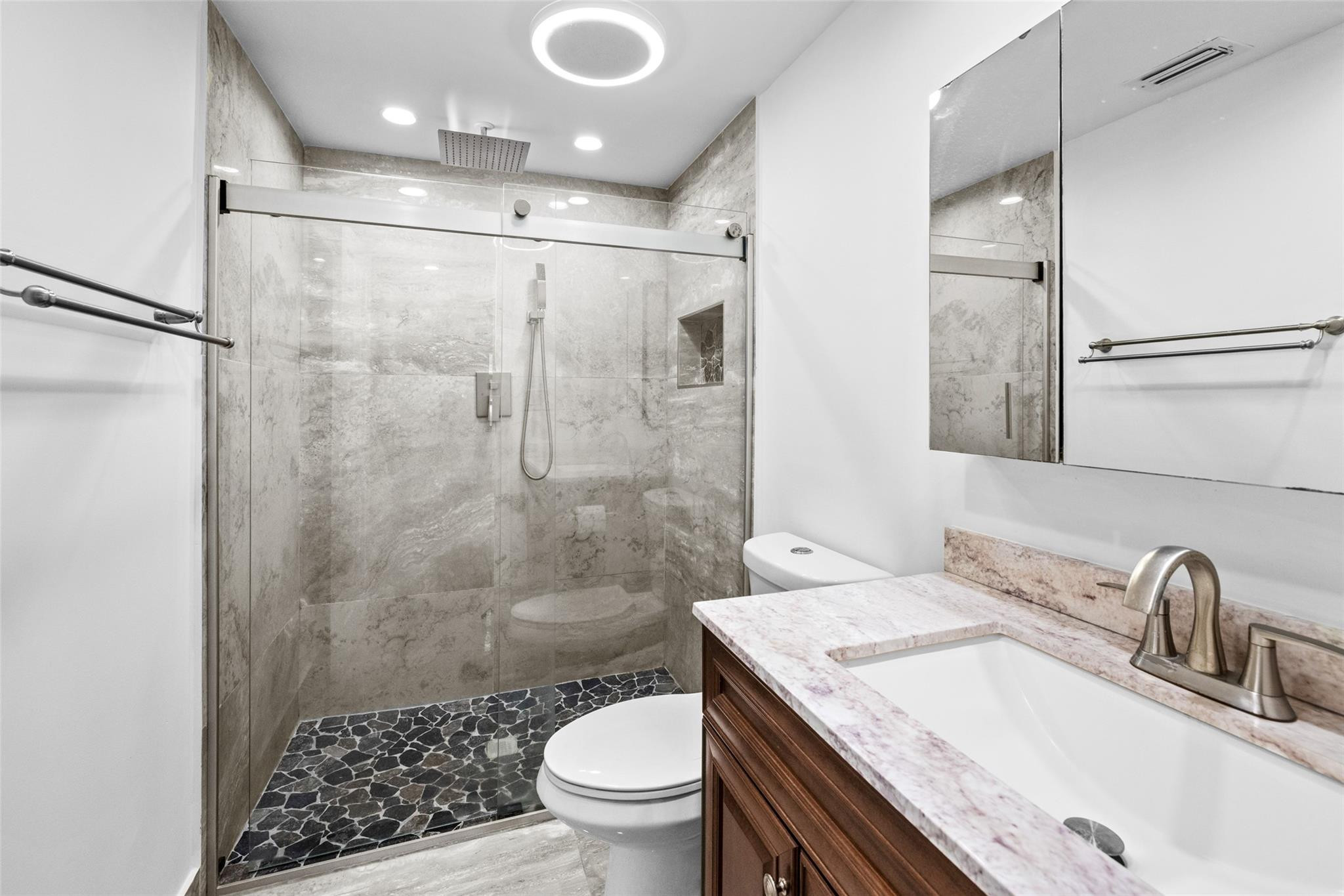 LAKE WINDWOOD - Residential