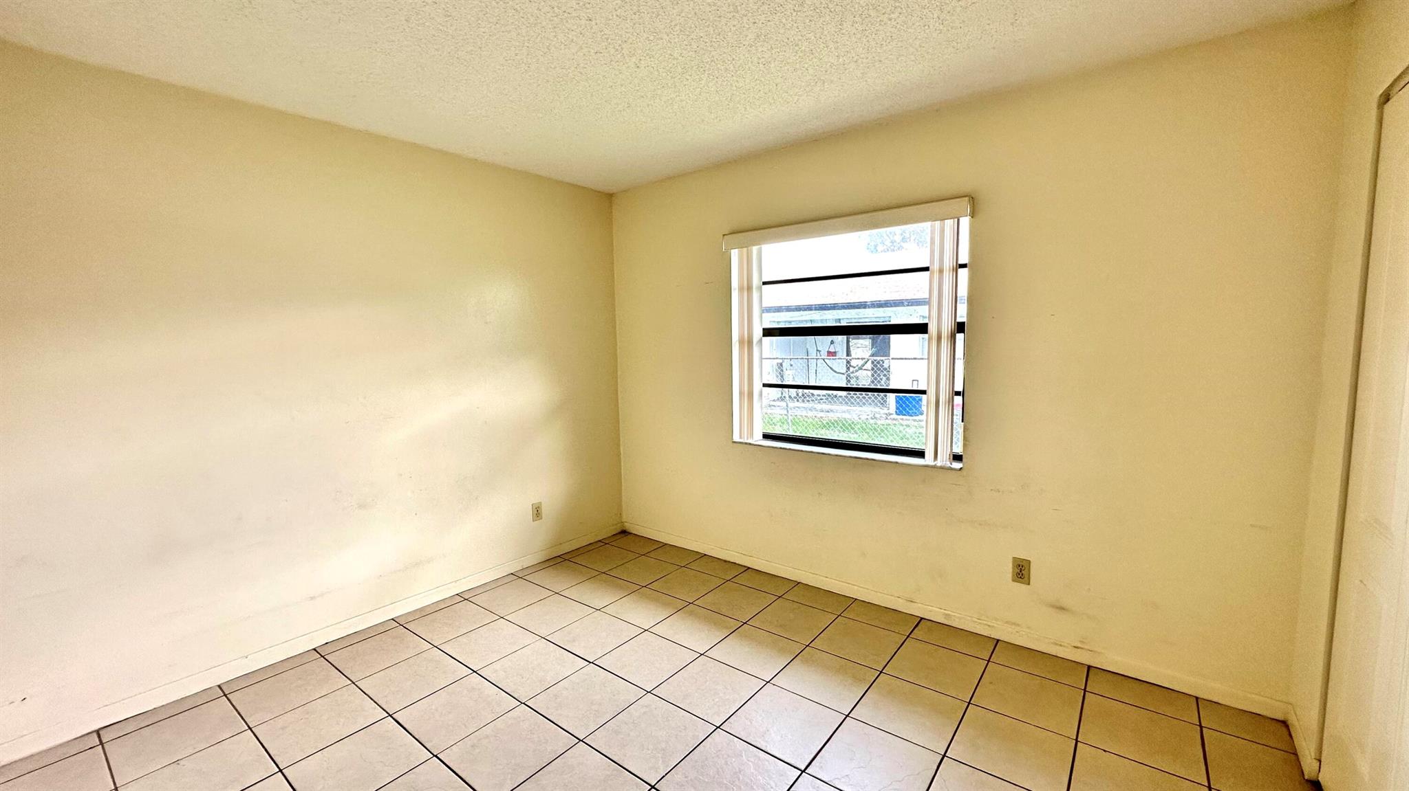 PALM BEACH FARMS CO 7 - Residential Lease