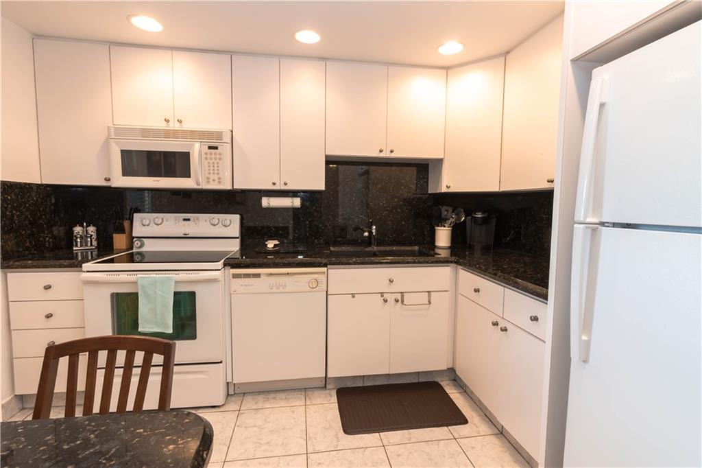 PALM AIRE COUNTRY CLUB - Residential